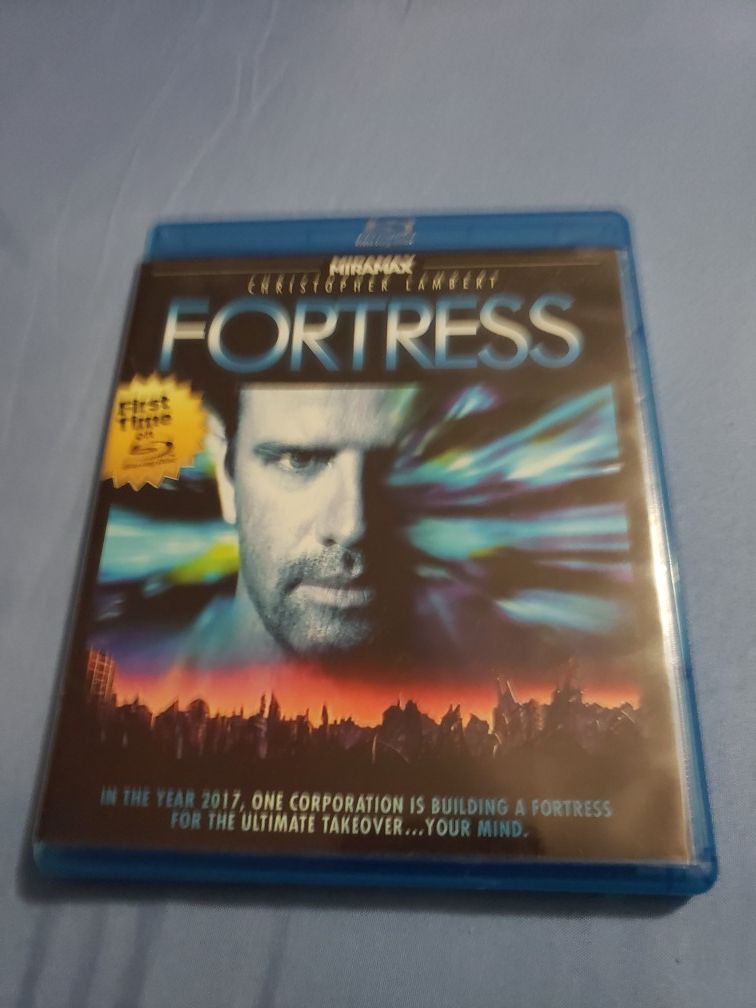 Fortress (Blu-ray Disc, 2013) Stuart Gordon Christopher Lambert Blu-ray is tested and in excellent condition.