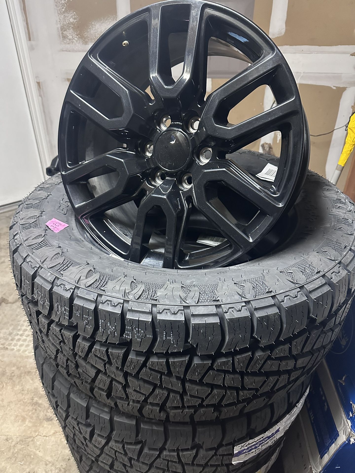 20” Gmc Wheels And 35s for Sale in San Antonio, TX - OfferUp