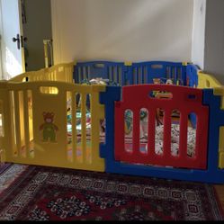Kidzone playpen 8 Panels 