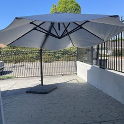 Cantilever Umbrella 
