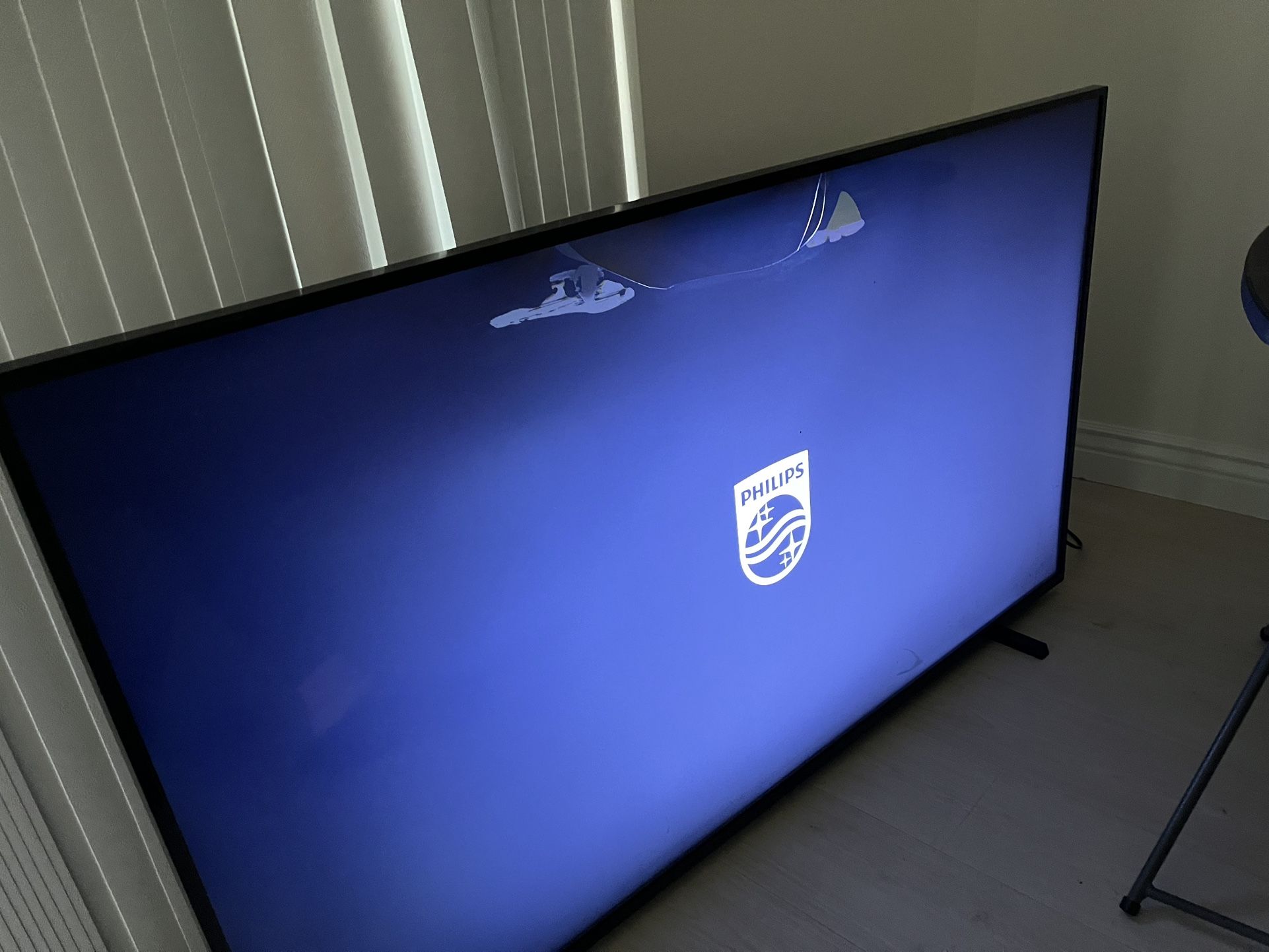 50 Inch Tv With Damaged Top