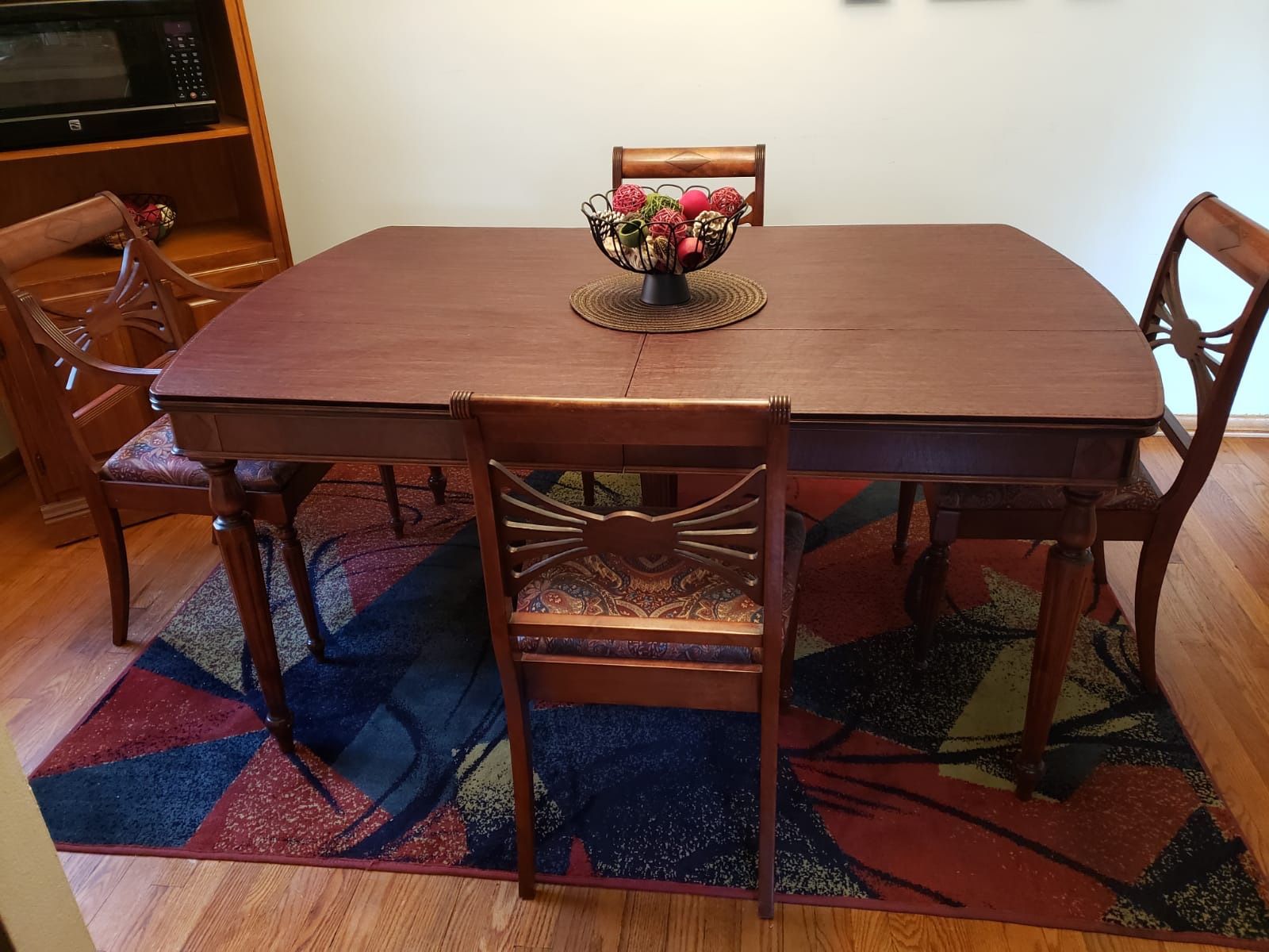 Dining table with 5chairs