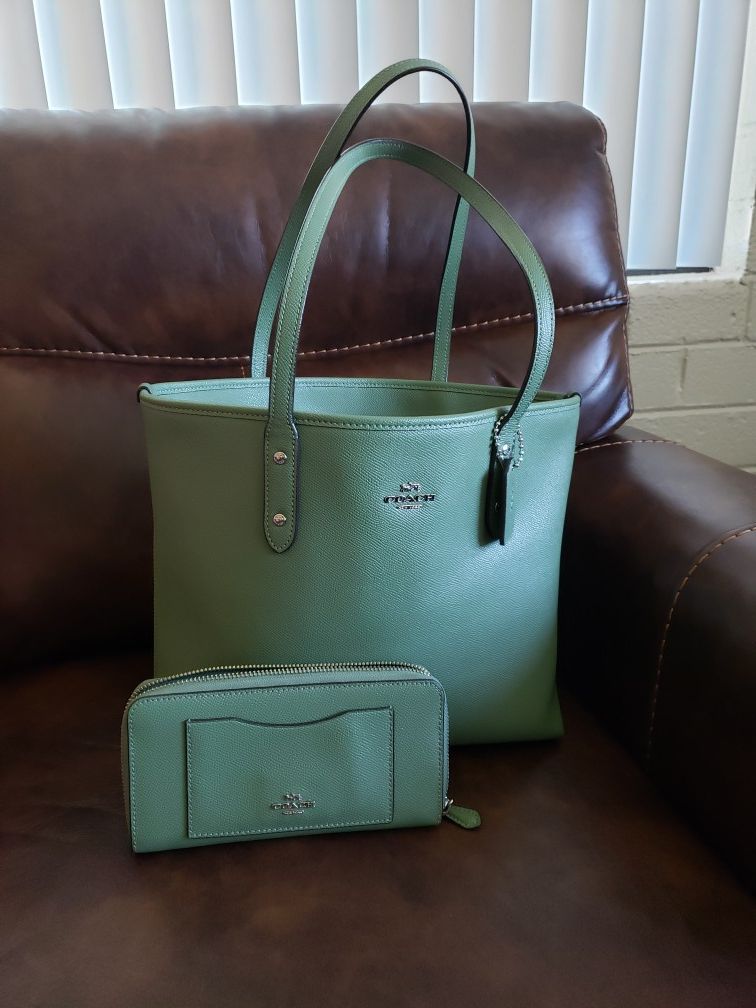 Couch City Sip top tote shoulder bag leather military green olivé F58846 & mach wallet.