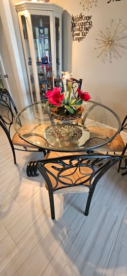 48" round table and 4 chairs