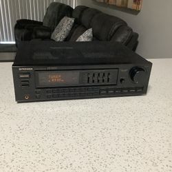 * Pioneer * High Quality Stereo Receiver With Graphic Equalizer . Great Sounding Receiver , Like New , Must See To Appreciate . 