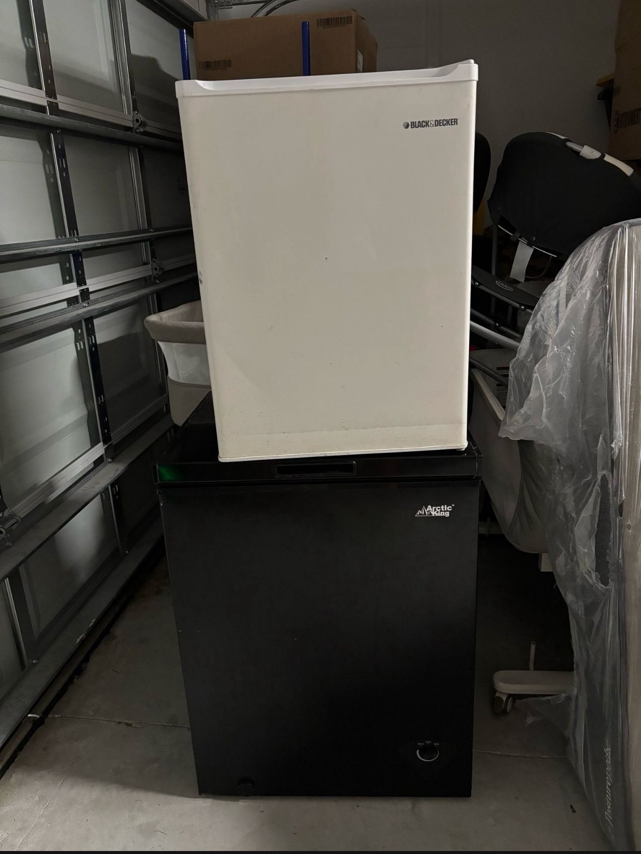 used for parts| frezzer and mini fridge| Does Not Work