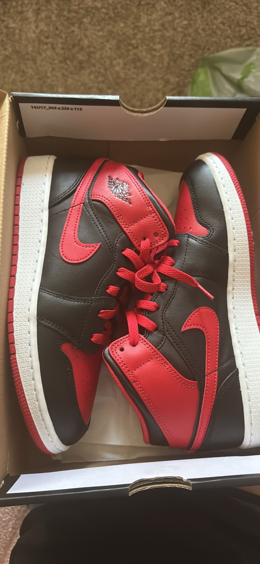 Air Jordan 1 mid Black/ Fire Red-White
