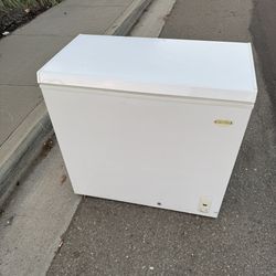 Large Deep Chest Freezer Free Local Delivery/30 Day Warranty