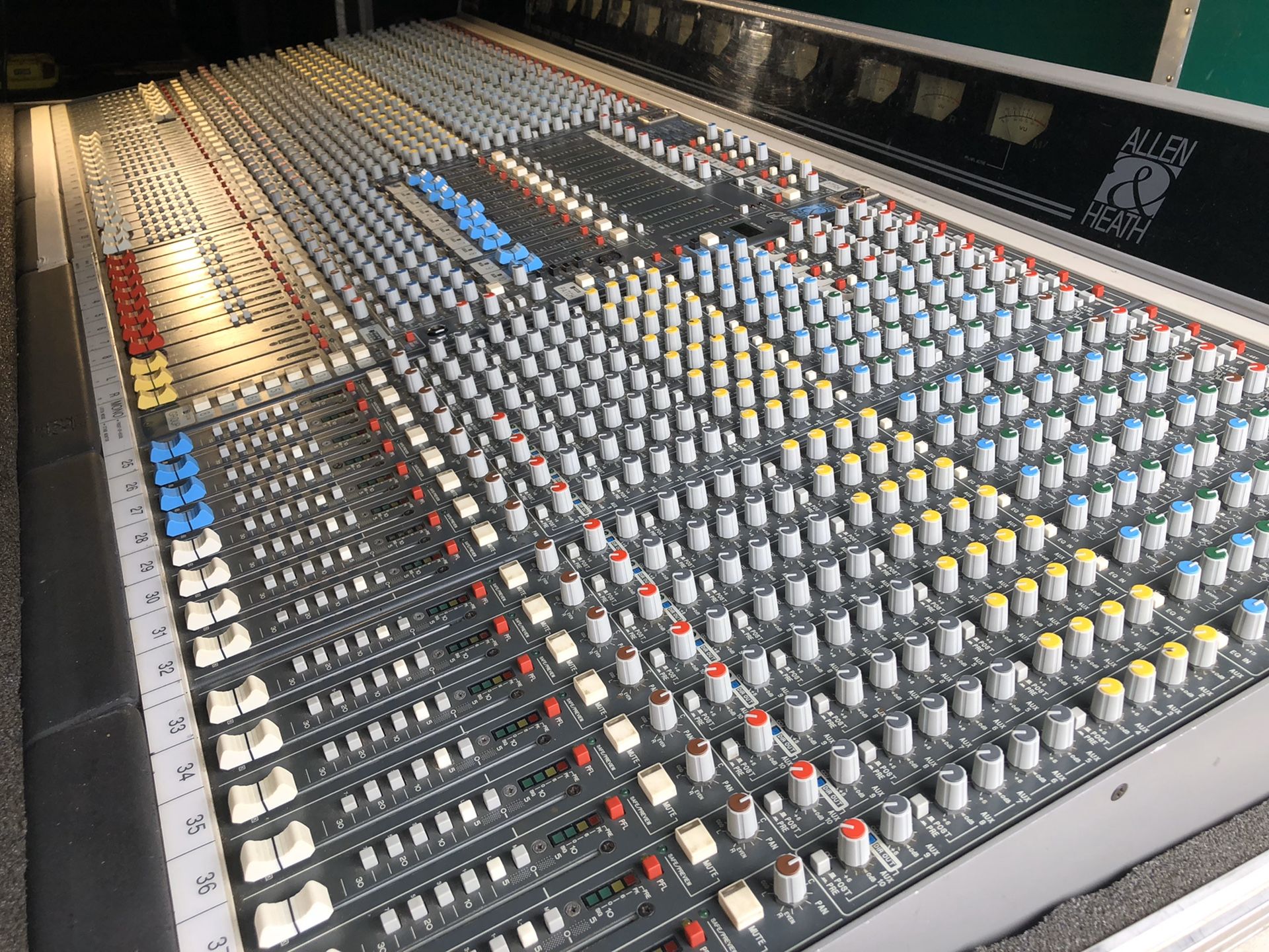 ANALOG CONSOLE Allen & Heath GL4000