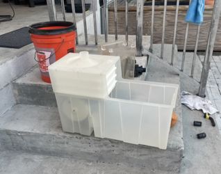 $75. Large Wet Dry 4 Drawer Bio wheel Filter Like New With Filter Media And Pump Like New