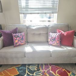 **Gorgeous**  COUCH/SOFA - Grey Tweed w/Rivets