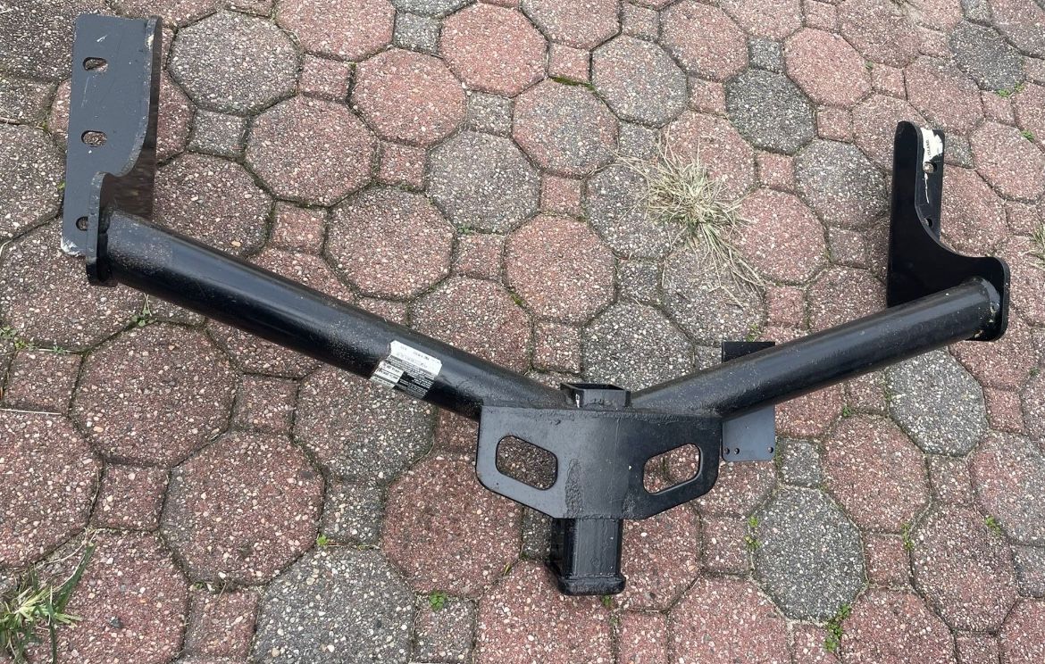 TOW HITCH