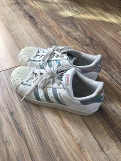 Adidas superstar sneakers size 4