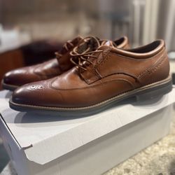 Men’s 11 1/2 light brown dress shoes  Rockport