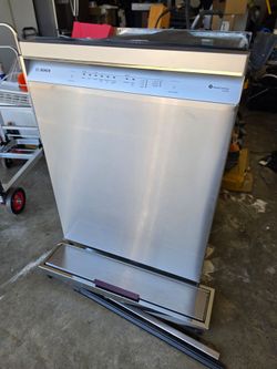 Bosch 300 Series Stainless Steel Dishwasher - Quiet 46 dBA WiFi (SHE53C85N)