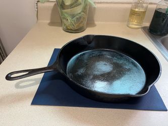 Vintage 10” Cast Iron Skillet Pan