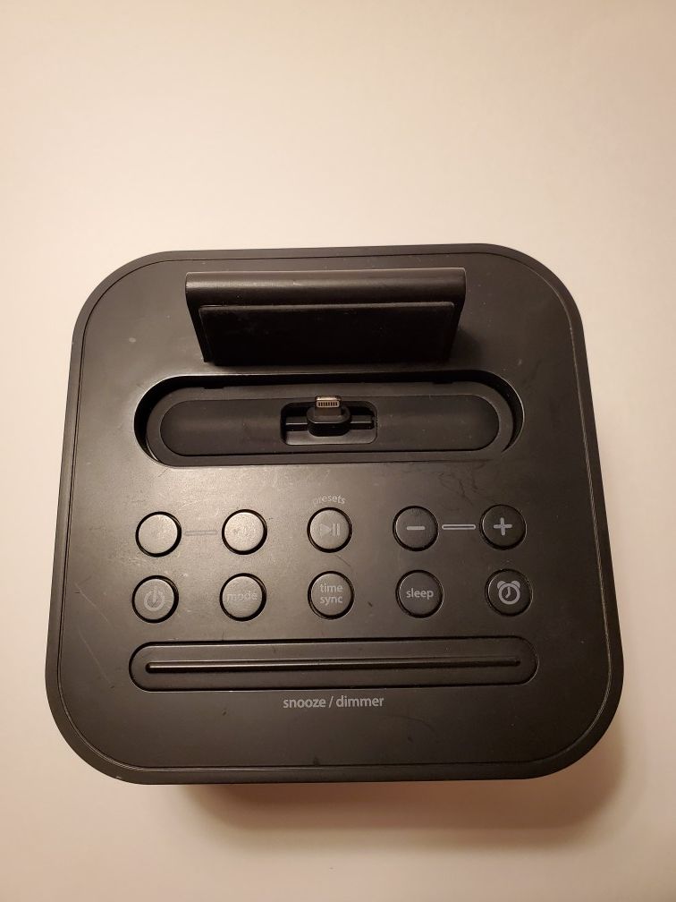 iHome stereo alarm clock: Model iPL8