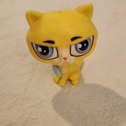 LPS Cat Kitty Kitten Gunther Moody Yellow.  No #.  Pawsabilities Fortune Cookie Surprise.  Style with Deco Bits.  Adorable Littlest Pet Shop figurine.