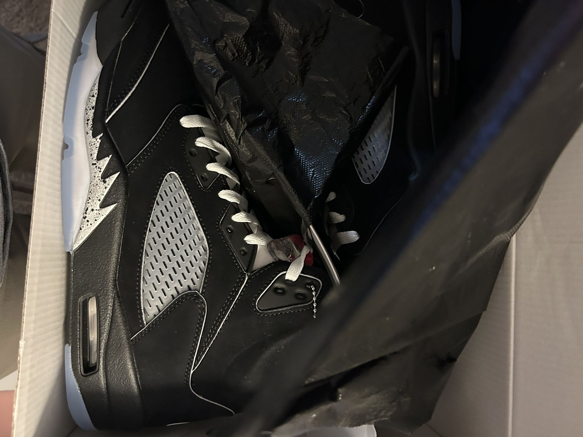 Jordan 5 Reimagined Size 11 (Never Worn)
