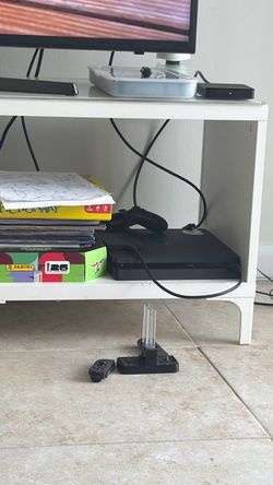 ps4 with 2 controllers
