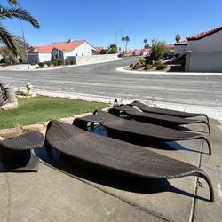 4 Leaf lounge chairs and 4 side tables, designed by Frank Ligthart