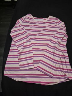 Girls T-Shirt   Zise 10-12    New