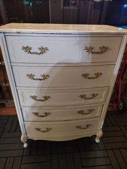 Dresser