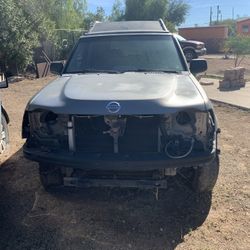 2003 Nissan Xterra 2 Wheel Dr. motor cranks won’t start but motor is good everything else is good missing front clip parts or take the whole thing cle