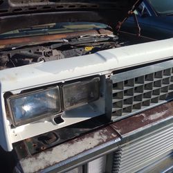 G Body Grille. Front Clip . 225