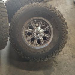 F-250 Super Duty -wheels/Lift/Pedal Commander