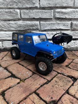 Vanquish VS4-10 4X4 1/10 RC Rock Crawler