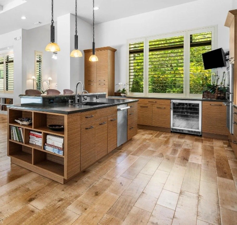 Kitchen - Cabinets - Playwood