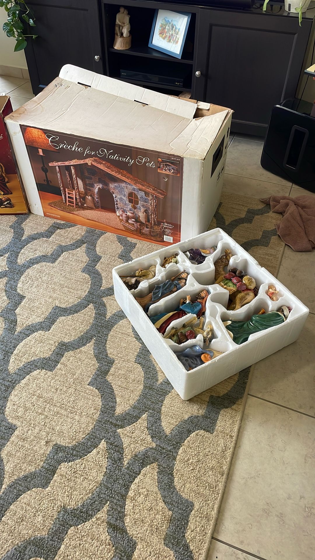 Kirkland ceramic nativity set with stable and accessories