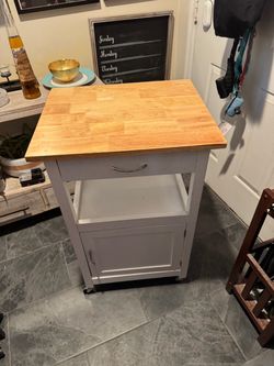 Kitchen Center, Island on wheels
