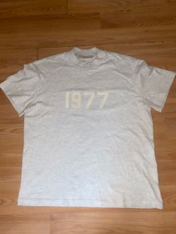Grey 1977 essentials t-shirt