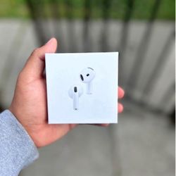 AirPods 4 (BRAND NEW)