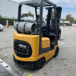 Forklift Cat 3000 Lb 