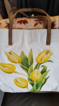 CrossTree canvas tote w/yellow tulips