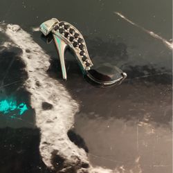 Black onyx, high heel pendant
