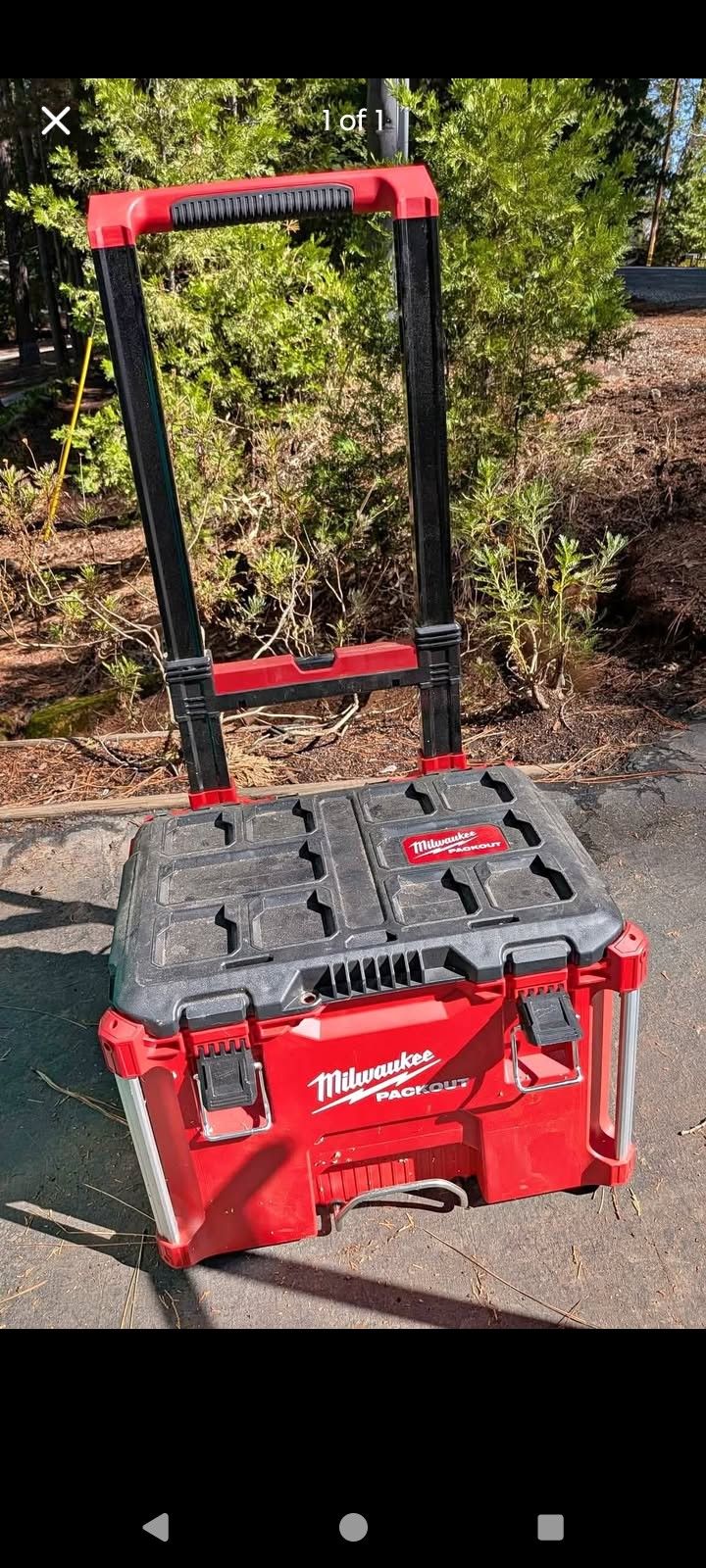 Milwaukee packout rolling tool box