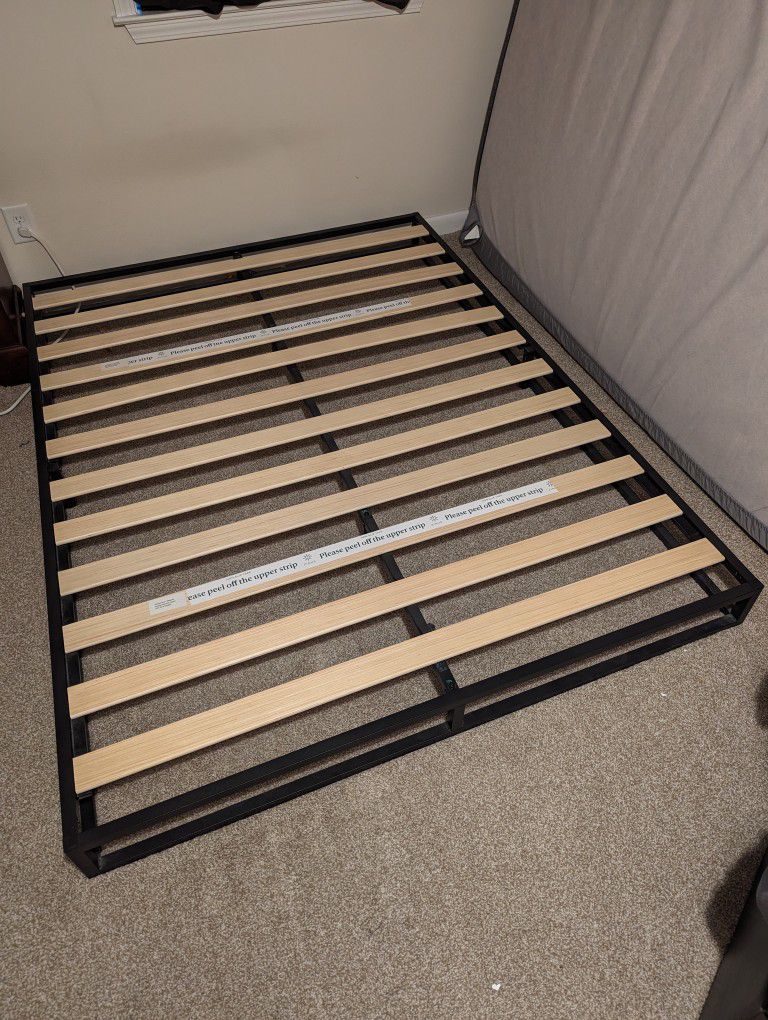 ZINUS Joseph Metal Platform Bed Frame