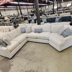 3 Peice Sectional! 