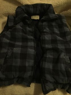 Men’s large padded flannel vest.