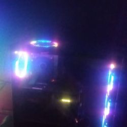 i7 CPU & 16 gigabyte graphics card HDR10 gaming computer with 32 inch 4K LG monitor