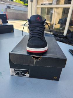 Air Jordan 1 Mid Black Red Size 7.5