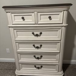 Ivan Smith Dresser And Nightstand. Like new