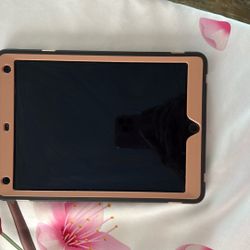 Apple iPad Pro 1st Gen 32G  9.7” WiFi 