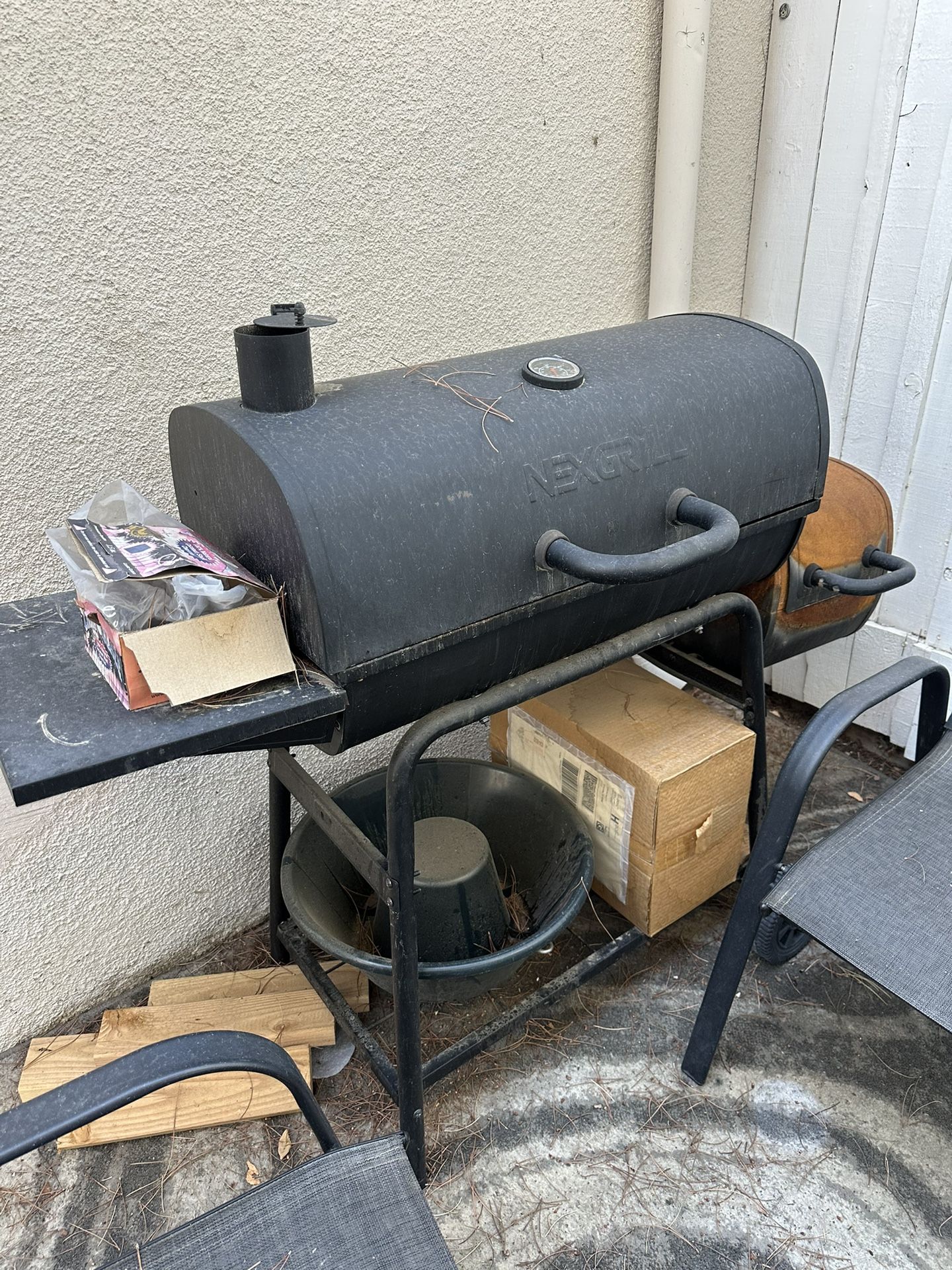 Charcoal Bbq Grill/ Smoker