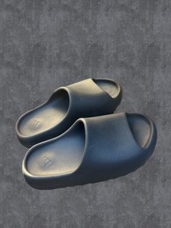 Yeezy Slides