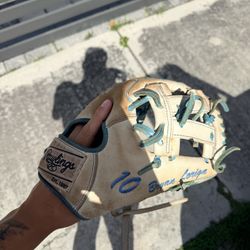 Rawlings Custom Heart Of The Hide